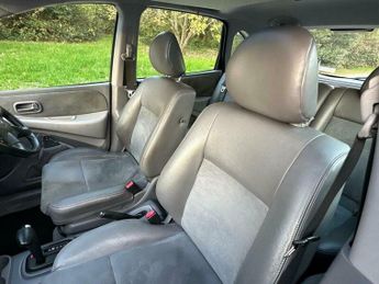 Nissan Almera Tino 1.8 SVE 5dr