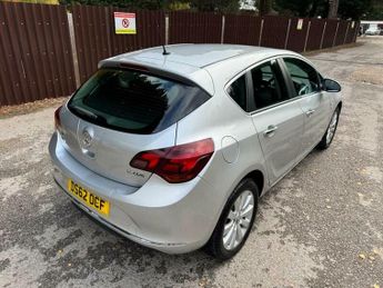Vauxhall Astra 2.0 CDTi SE Auto Euro 5 5dr