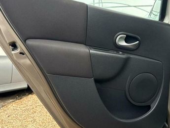 Renault Grand Modus 1.6 VVT Dynamique Auto Euro 4 5dr