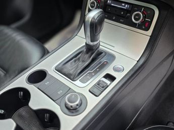 Volkswagen Touareg V6 R-LINE TDI BLUEMOTION TECHNOLOGY