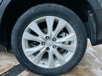 Toyota RAV4 2.2 D-CAT Invincible Auto 4WD Euro 5 5dr