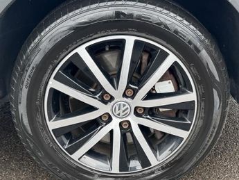 Volkswagen Caravelle 2.0 BiTDI BlueMotion Tech Executive MPV 5dr Diesel DSG Euro 6 (s