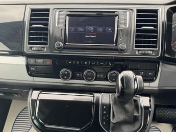 Volkswagen Caravelle 2.0 BiTDI BlueMotion Tech Executive MPV 5dr Diesel DSG Euro 6 (s