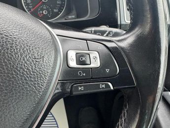 Volkswagen Caravelle 2.0 BiTDI BlueMotion Tech Executive MPV 5dr Diesel DSG Euro 6 (s