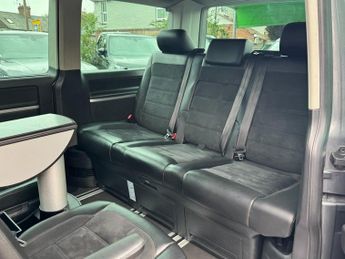 Volkswagen Caravelle 2.0 BiTDI BlueMotion Tech Executive MPV 5dr Diesel DSG Euro 6 (s