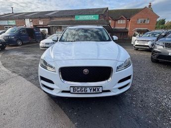 Jaguar F-Pace PRESTIGE AWD-Parking Camera-Sat Navigation-Heated Seats-Very Low