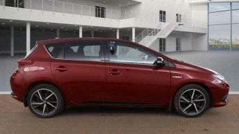 Toyota Auris 1.8 VVT-h Design CVT Euro 6 (s/s) 5dr