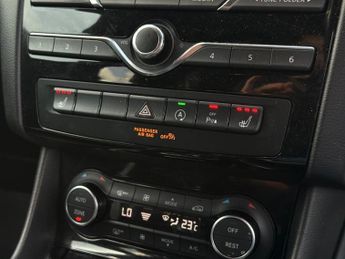 Infiniti Q30 SPORT D