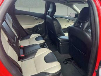 Volvo V40 1.6 D2 Lux Powershift Euro 5 (s/s) 5dr