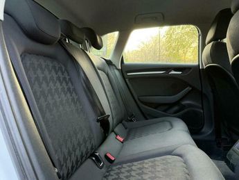 Audi A3 1.6 TDI SE Sportback S Tronic Euro 5 (s/s) 5dr