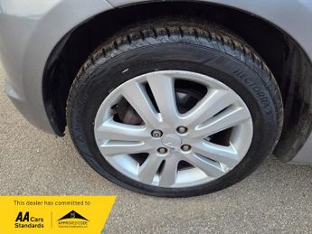 Honda Jazz 1.4 i-VTEC EX Hatchback 5dr Petrol i SHIFT Euro 4 (100 ps)