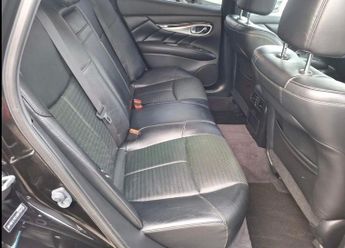 Infiniti Q70 SPORT D