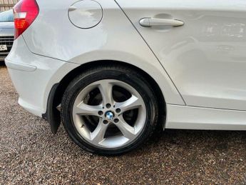 BMW 1 SERIES 2.0 116i Sport Steptronic Euro 5 5dr