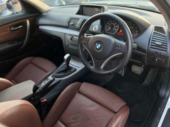 BMW 1 SERIES 2.0 116i Sport Steptronic Euro 5 5dr
