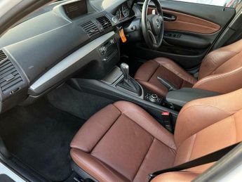 BMW 1 SERIES 2.0 116i Sport Steptronic Euro 5 5dr