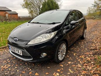 Ford Fiesta TITANIUM JUST 2 FORMER KEEPERS FROM NEW DOCUMENTED SERVICE HISTO