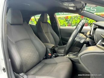 Toyota Corolla ICON TECH [SAT NAV, HEATED SEATS & REVERSE CAMERA]