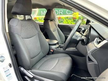 Toyota RAV4 VVT-I DESIGN [SAT NAV & REVERSE CAMERA]