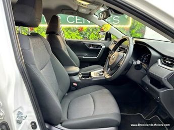 Toyota RAV4 VVT-I DESIGN [SAT NAV & REVERSE CAMERA]