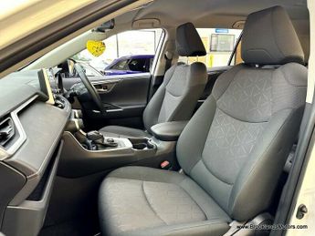 Toyota RAV4 VVT-I DESIGN [SAT NAV & REVERSE CAMERA]