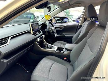 Toyota RAV4 VVT-I DESIGN [SAT NAV & REVERSE CAMERA]