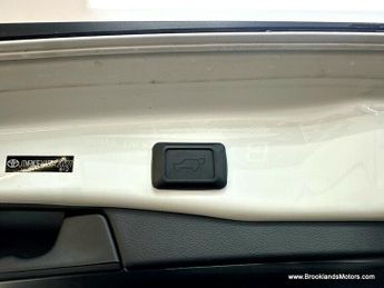 Toyota RAV4 VVT-I DESIGN [SAT NAV & REVERSE CAMERA]