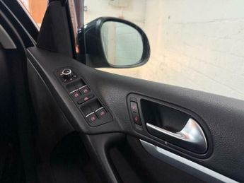 Volkswagen Tiguan 2.0 TDI BlueMotion Tech Match DSG 4WD Euro 5 (s/s) 5dr