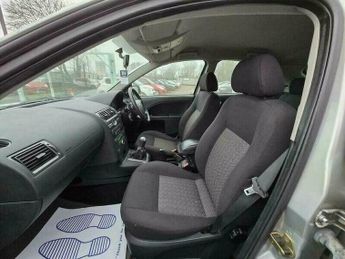 Ford Mondeo 1.8 LX 5dr