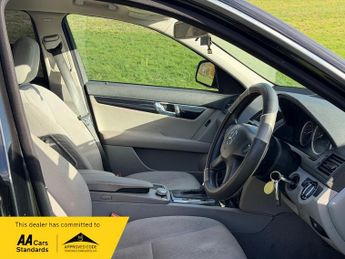 Mercedes-Benz C Class 1.8 C180K SE Saloon 4dr Petrol Auto Euro 4 (156 ps)