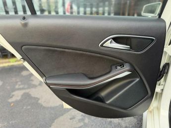 Mercedes-Benz A Class 2.0 A45 AMG (Premium) SpdS DCT 4MATIC Euro 6 (s/s) 5dr