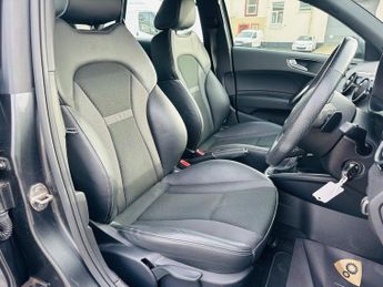 Audi A1 SPORTBACK TFSI S LINE