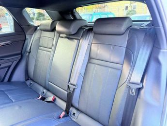 Land Rover Range Rover Evoque 1.5 P300e 12.2kWh R-Dynamic SE Auto 4WD Euro 6 (s/s) 5dr