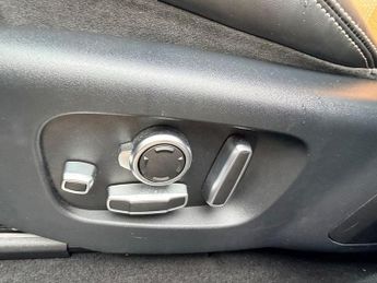 Land Rover Range Rover Velar R-DYNAMIC HSE