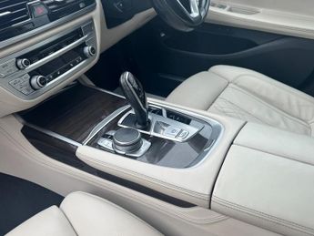 BMW 7 SERIES 3.0 730d Exclusive Saloon 4dr Diesel Auto Euro 6 (s/s) (265 ps)