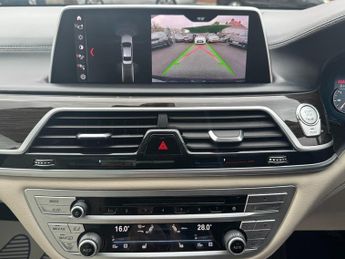 BMW 7 SERIES 3.0 730d Exclusive Saloon 4dr Diesel Auto Euro 6 (s/s) (265 ps)