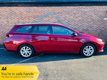 Toyota Auris VVT-I ICON TECH TOURING SPORTS