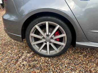 Audi A3 1.5 TFSI CoD 35 Black Edition Sportback S Tronic Euro 6 (s/s) 5d