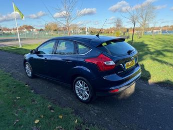 Ford Focus 1.6 Titanium Hatchback 5dr Petrol Powershift Euro 5 (125 ps)