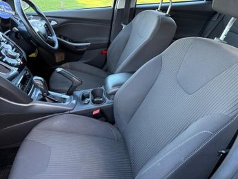 Ford Focus 1.6 Titanium Hatchback 5dr Petrol Powershift Euro 5 (125 ps)