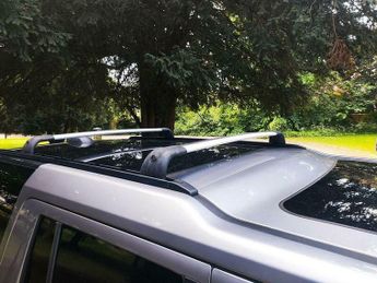 Land Rover Discovery 3.0 SD V6 HSE Auto 4WD Euro 5 5dr