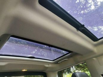 Land Rover Discovery 3.0 SD V6 HSE Auto 4WD Euro 5 5dr