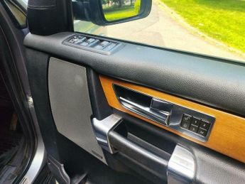 Land Rover Discovery 3.0 SD V6 HSE Auto 4WD Euro 5 5dr