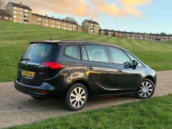 Vauxhall Zafira 1.4T 16V Exclusiv MPV 5dr Petrol Auto Euro 5 (140 ps)