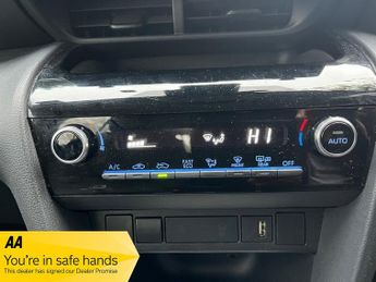 Toyota Yaris ICON (1 OWNER-APPLE CAR PLAY)