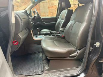 Nissan Navara 2.5 dCi Tekna Auto 4WD Euro 5 4dr