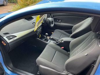 Renault Megane 1.6 16V Dynamique TomTom Euro 5 3dr