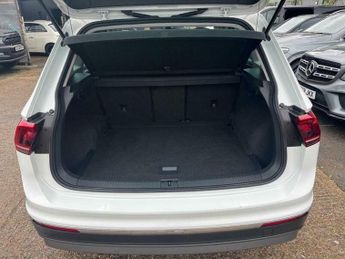 Volkswagen Tiguan 2.0 TDI SEL DSG 4Motion Euro 6 (s/s) 5dr