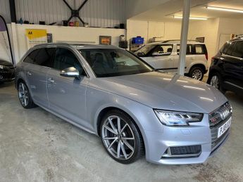 Audi A4 S4 TFSI QUATTRO AVANT