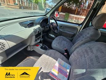 Renault Kangoo EXPRESSION 16V WHEELCHAIR ACCESS VEHICLE
