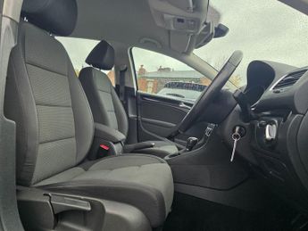 Volkswagen Golf SE TSI DSG